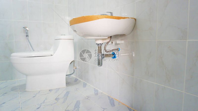 蹲便器不锈钢尺寸规格：选购蹲便器的关键要素